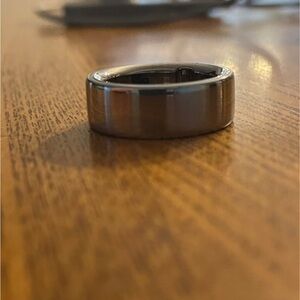 Oura Women's Sleek Silver Ring style 4, size 8